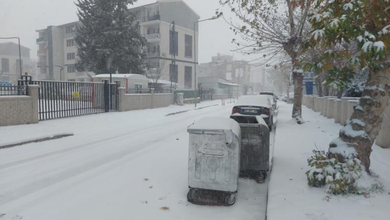 Adıyaman'da kar yağışı etkili olmaya başladı
