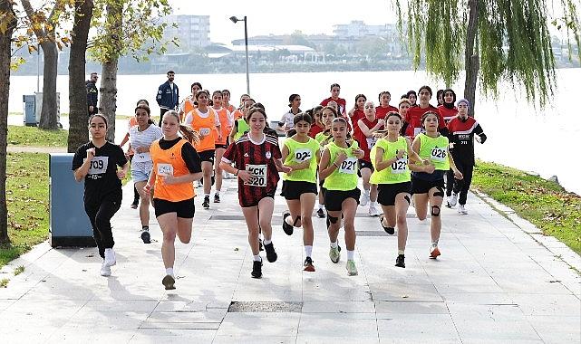 Küçükçekmece'de Cumhuriyet Koşusu Düzenlendi Küçükçekmece'de Cumhuriyet Koşusu Düzenlendi