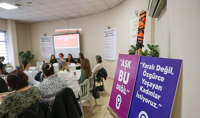 Buca'da Türk dizilerinde romantize edilen şiddet tartışıldı