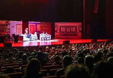 Paldır Güldür Şov 8 seyirciyle buluştu