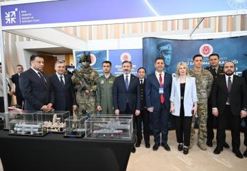 Bakan Yardımcısı Ahmet Aydın gençlerle bir araya geldi