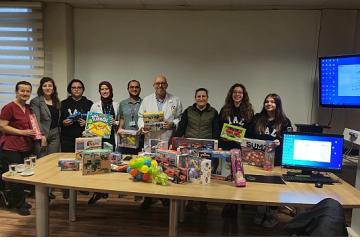 EÜ Tıp Fakültesi Hastanesinde tedavi gören çocuklar için oyuncak bağışı yapıldı