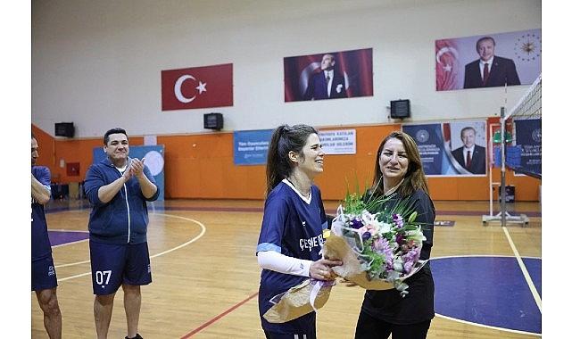Çeşme Belediyesi Birimler Arası Voleybol Turnuvası coşkuyla tamamlandı