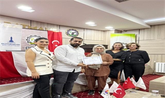 Batman ve Gaziantep'te yaratıcı drama yöntemi ile sağlık atölyeleri düzenlendi Batman ve Gaziantep'te yaratıcı drama yöntemi ile sağlık atölyeleri düzenlendi