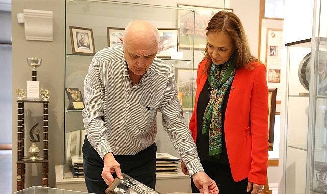 Başkan Ünsal, Kaf Sin Kaf'ın 113. yaşını kutladı Başkan Ünsal, Kaf Sin Kaf'ın 113. yaşını kutladı