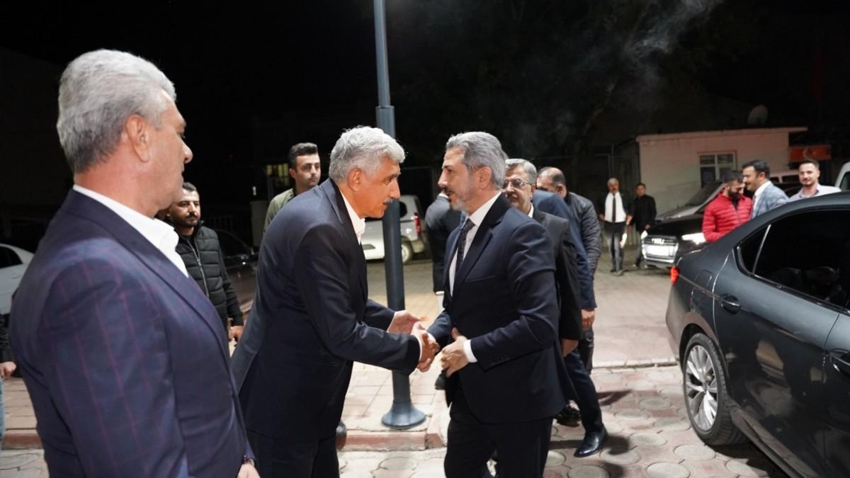 Bakan Yardımcısı Ahmet Aydın’dan Kahta Belediye Başkanı Hallaç’a ziyaret Bakan Yardımcısı Ahmet Aydın’dan Kahta Belediye Başkanı Hallaç’a ziyaret