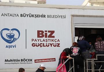 Büyükşehir Ramazan bereketini mahallelere taşıyor
