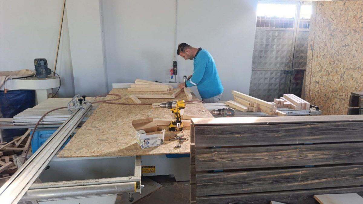 Depremde yıkılan depo ileri dönüşüm atölyesine dönüştürüldü: Yaklaşık 14 milyon TL tasarruf sağlandı - Videolu Haber