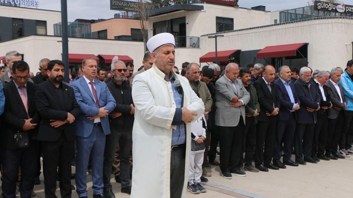 Okul saldırılarında hayatını kaybedenler için Adıyaman’da gıyabi cenaze namazı kılındı - Videolu Haber