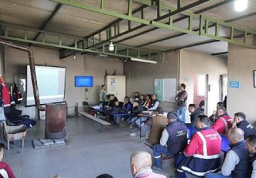 Burhaniye Belediyesi Fen İşleri personeline İş Sağlığı ve Güvenliği eğitimi verildi