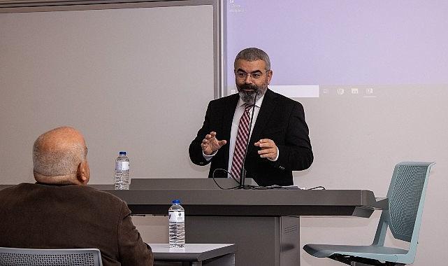 Acıbadem Üniversitesi'nde Düzenlenen Sempozyumda Sanal Kumar Bağımlılığı Ele Alındı