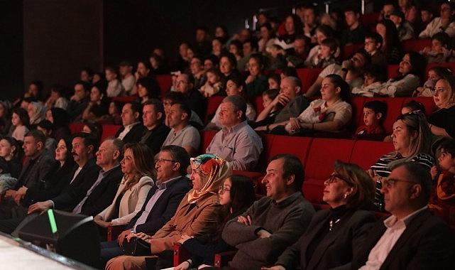 Şehir Tiyatroları'ndan Minik Sanatseverlere Yeni Oyun: “İtfaiyecinin Sırrı" Seyirciyle Buluştu