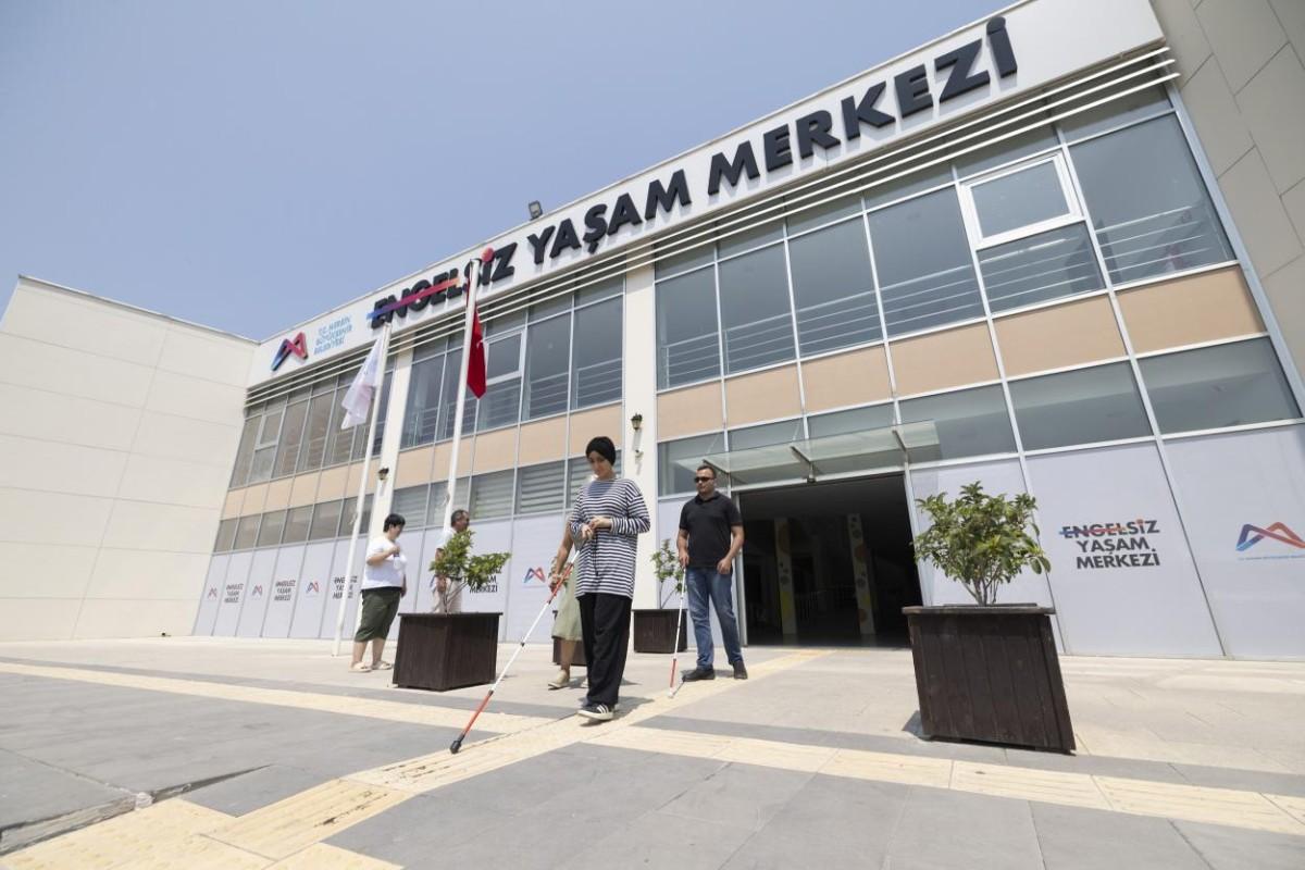 Mersin Büyükşehir, Engel Tanımayan Hizmetler Sunuyor