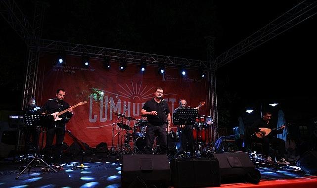 Efes Selçuk'ta 29 Ekim Gururu: Cumhuriyet Coşkusu Meydanlara Taştı