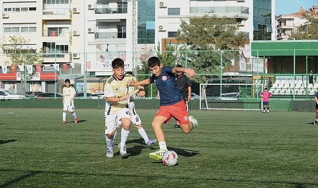 Atatürk'ün çocukları Cumhuriyet Kupası için sahaya çıktı