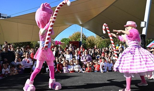 Cumhuriyet'in Çocukları Bayram Coşkusunu Doyasıya Yaşadı Cumhuriyet'in Çocukları Bayram Coşkusunu Doyasıya Yaşadı