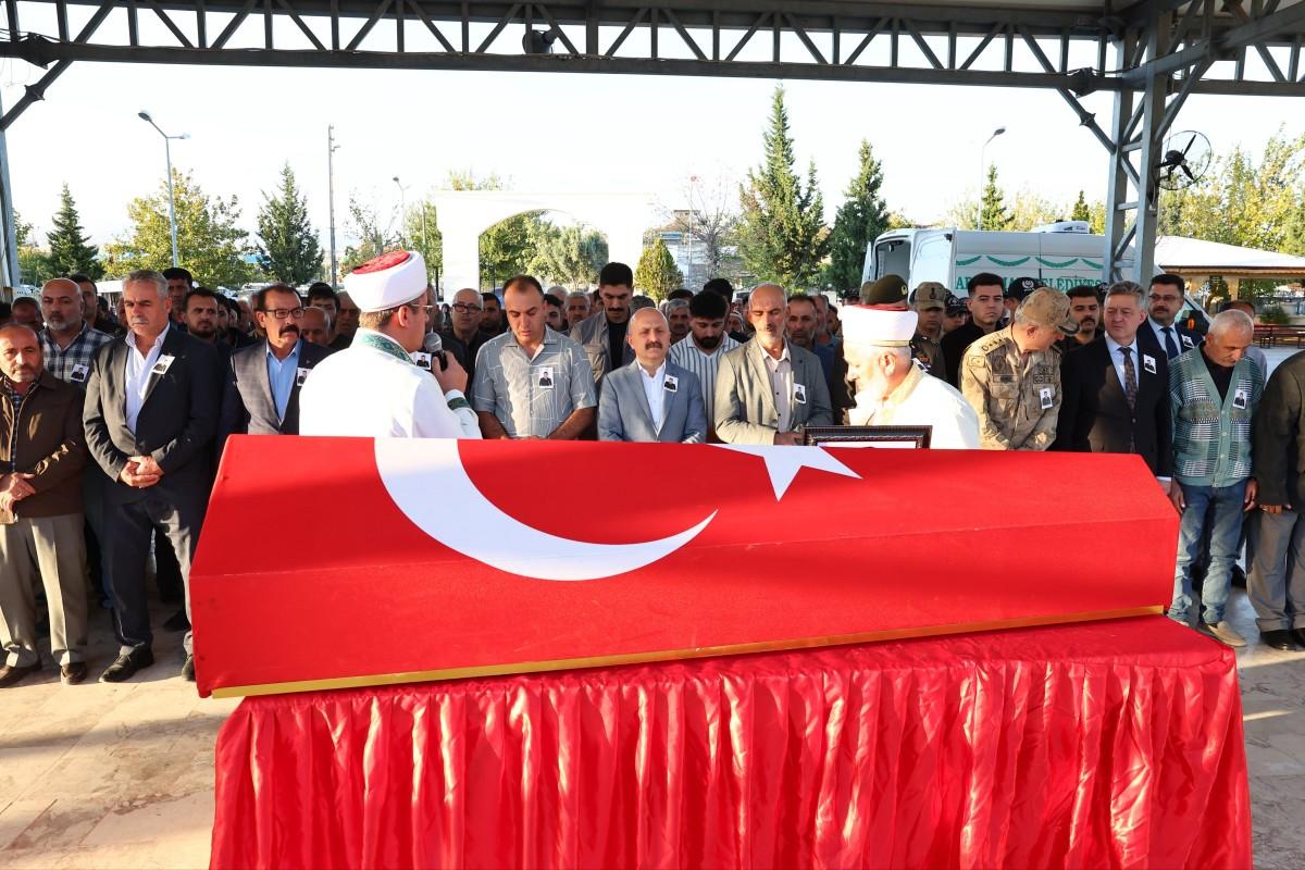 Piyade Uzman Çavuş Serkan Korkmaz Adıyaman’da son yolculuğuna dualarla uğurlandı Piyade Uzman Çavuş Serkan Korkmaz Adıyaman’da son yolculuğuna dualarla uğurlandı