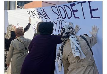 Gölcük'te Kadına Şiddete Karşı Farkındalık Etkinliği
