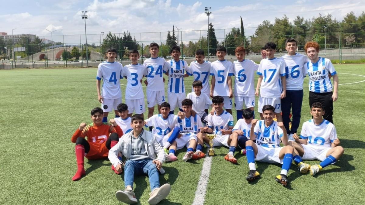 Kahta Belediyespor U-15 Takımı, il şampiyonu oldu