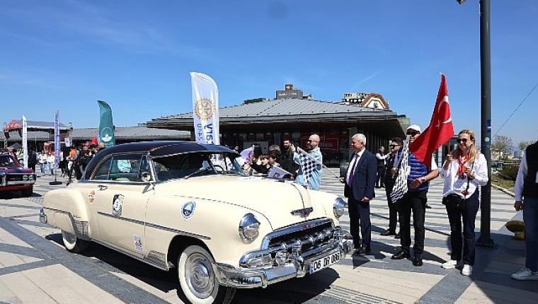 Osmangazi'de 13. Klasik Otomobil Turu Rüzgarı Esti