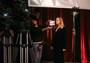 Demet Evgâr'dan Vodafone Kırmızı Işık Uygulamasıyla Şiddete Dur Çağrısı