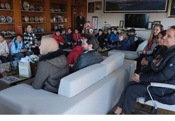 Öğrencilerden Özdemir ve Kültür Evi'ne ziyaret