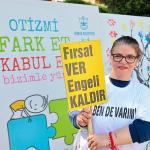 Konak'ta Otizm Farkındalık Günü'nde 'Biz de Varız' dediler
