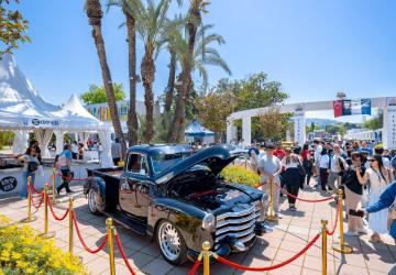 Kültürpark’ta klasik otomobil nostaljisi yoğun ilgi gördü