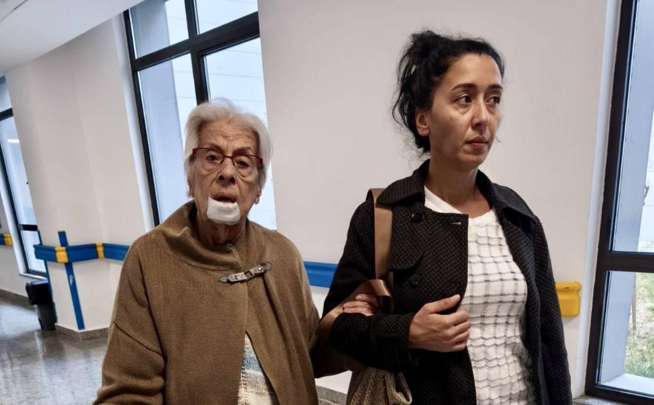 Buca Seyfi Demirsoy Devlet Hastanesi’nde Tekerlekli Sandalye Skandalı Buca Seyfi Demirsoy Devlet Hastanesi’nde Tekerlekli Sandalye Skandalı