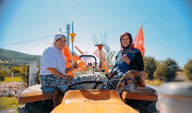 Başkan Hatice Gençay, Cumhuriyet Bayramı Dolayısıyla Düzenlenen Akköy Cumhuriyet Konvoyuna Katıldı Başkan Hatice Gençay, Cumhuriyet Bayramı Dolayısıyla Düzenlenen Akköy Cumhuriyet Konvoyuna Katıldı