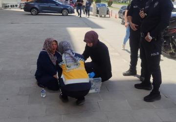 Adıyaman’da depremzede kadın hak mahrumiyeti iddiasıyla eylem yaptı - Videolu Haber