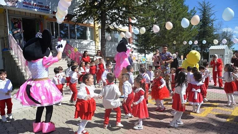 Minik Kalplerin Büyük Coşkusu