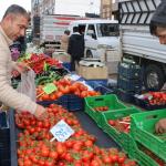 Pazarda ürünlerin fiyatı yükselişte: Vatandaşlar alım gücünden şikayetçi - Videolu Haber