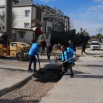Adıyaman Belediyesi, yol bakım ve yenileme çalışmalarını sürdürüyor