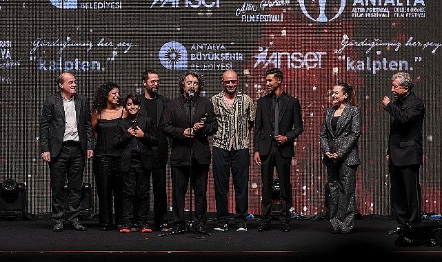 Altın Portakal'ın galibi 'Tavşan İmparatorluğu'