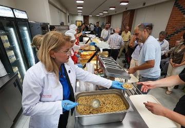 Bakırköy Belediyesi Sosyal Hizmetlerle Dayanışmayı Büyüttü