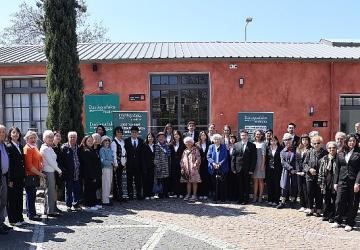 “Bir Tuval İki Nesil" resim sergisi Urladam'da ziyarete açıldı