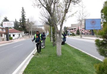 Elazığ’da yeşil alanlarda bakım ve temizlik çalışmaları sürüyor