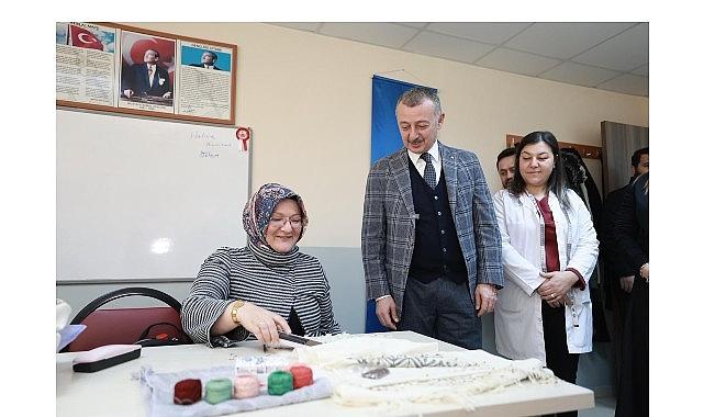 Başkan Büyükakın, KO-MEK kursiyerlerini ziyaret etti