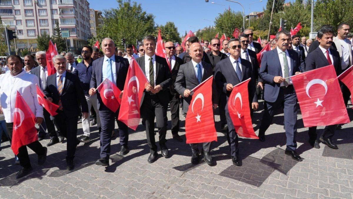 Başkan Tutdere, Eğitim Bayramı’nda konuştu: ‘Dayanışma bizi büyütecek, yaralarımızı saracak’ - Videolu Haber Başkan Tutdere, Eğitim Bayramı’nda konuştu: ‘Dayanışma bizi büyütecek, yaralarımızı saracak’ - Videolu Haber