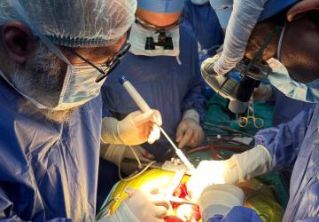 Cerrahın Eli Titrer mi ?