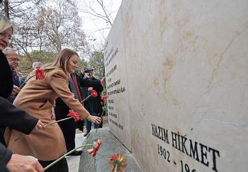 Konak'tan usta şairlere vefa: Nazım Hikmet ve Ahmed Arif Konak'ta anılacak