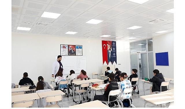 Başkan Çerçioğlu'nun Destekleriyle Her Yaştan Vatandaş İngilizce Öğreniyor