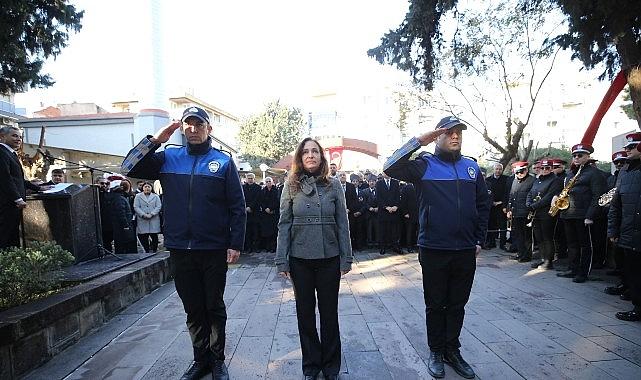 Karşıyakalılar Zübeyde Anne'yi kabri başında andı
