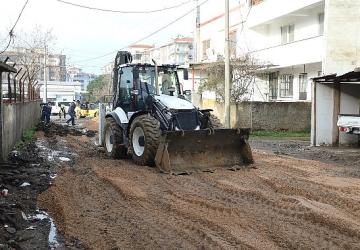 Edremit'te yol seferberliği: 14 ekip aynı anda sahada