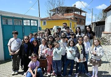 Çocuklar, Adem Amca ve Yaren Leylek'in Hikâyesiyle Doğanın Döngüsünü Keşfetti