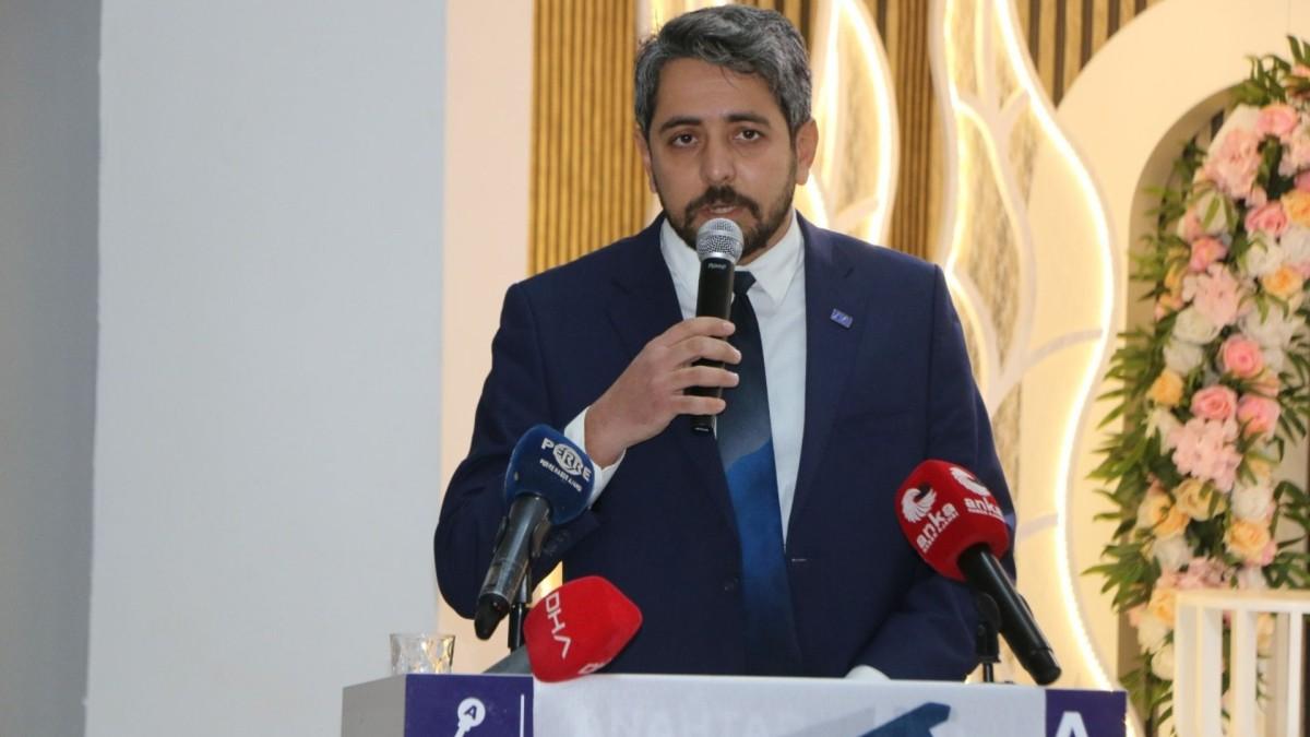 Anahtar Parti Besni İlçe Kongresi gerçekleştirildi: Ahmet Tevfik Dayan ilçe başkanı seçildi - Videolu Haber
