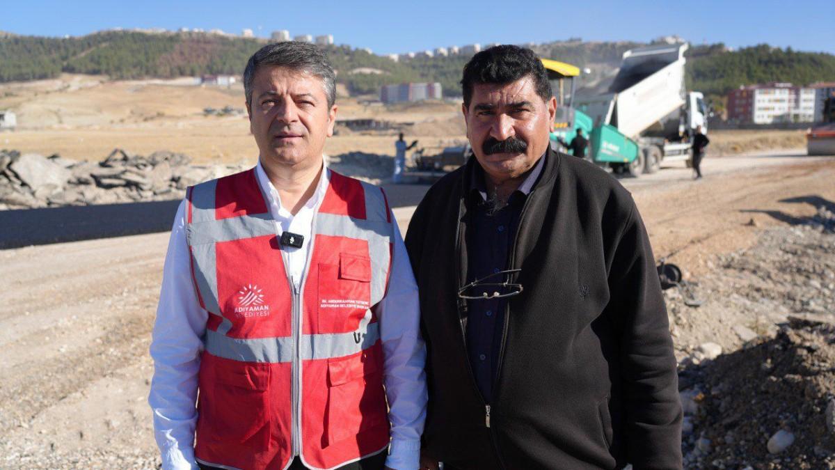 Başkan Tutdere Esentepe’deki asfalt çalışmalarını yerinde inceledi - Videolu Haber Başkan Tutdere Esentepe’deki asfalt çalışmalarını yerinde inceledi - Videolu Haber