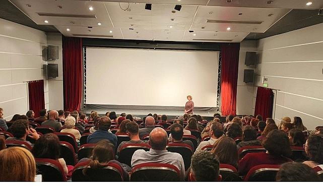 Pelin Esmer, yeni filmiyle Nilüfer'de sinemaseverlerle buluştu