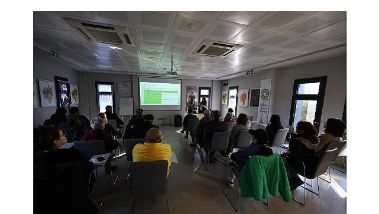 Efes Selçuk'ta Eğitimler Devam Ediyor: Üreticiye Katkı Sunan Tarım Eğitimi